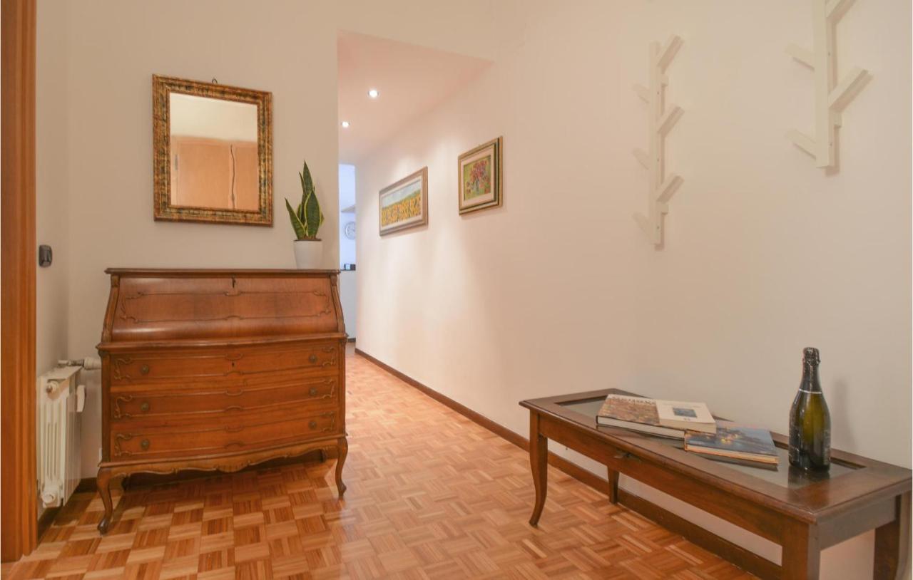 Amazing In With Kitchen Apartment *